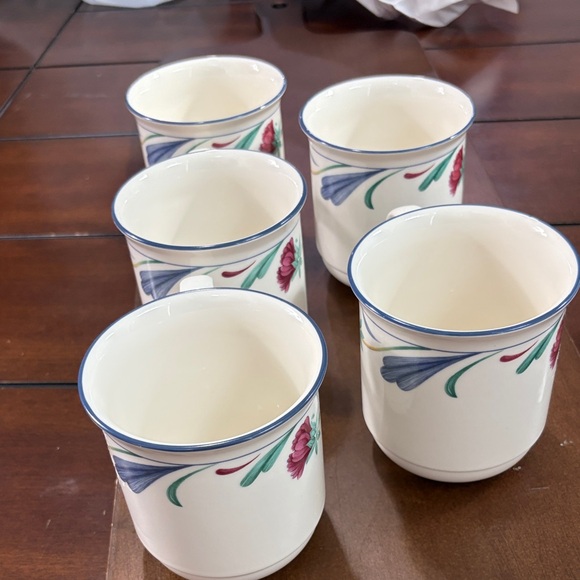 LENOX Chinastone, Poppies on Blue Floral Pattern Ceramic 5 Piece Mug Set - Picture 11 of 17